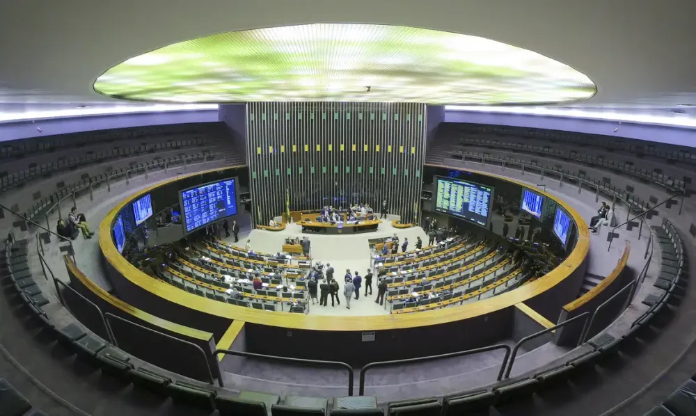Ministro Luiz Fux defere pedido para manter número de deputados nas eleições de 2026
