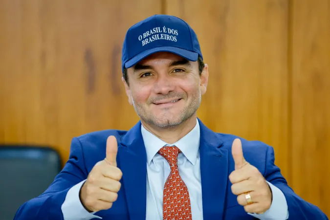 Celso Sabino cresce 100% na Paraná Pesquisas e está na disputa pelas duas vagas pro senado